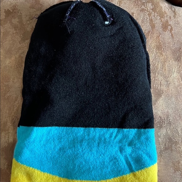 Like new 💜💛💙 adult Unisex Knit fleece lined beanie pom-pom hat - Picture 7 of 9
